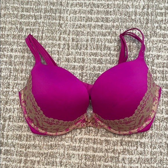 Elegant Pink and Gold Lace VICTORIA’s SECRET Push-Up Very Sexy Bra Sz 36DD - Picture 1 of 3